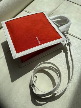 WE-AR4‎ Pastry Crossbody Tote Bag